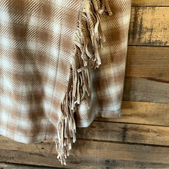 Time And Tru Tan And White Fringe Skirt Size Large - Picture 5 of 10